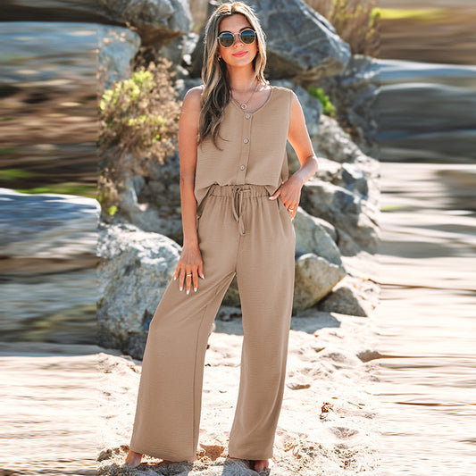 L'ensemble Alia Jadmode – Vue complète du vêtement deux-pièces élégant avec coupe fluide et détails plissés, parfait pour un look moderne et intemporel en France, Belgique, et Suisse.